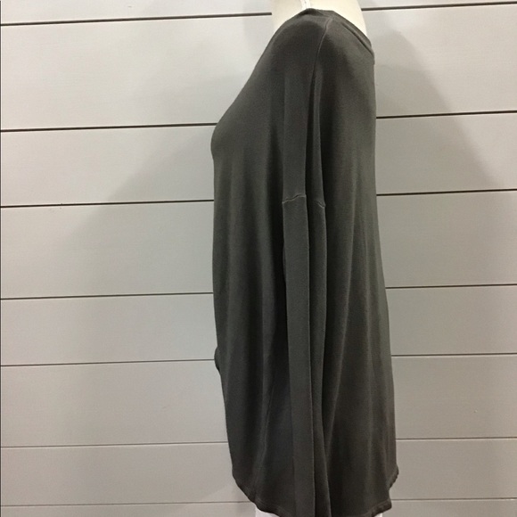 Olive V-Neck Boxy Sweater - Picture 2 of 4